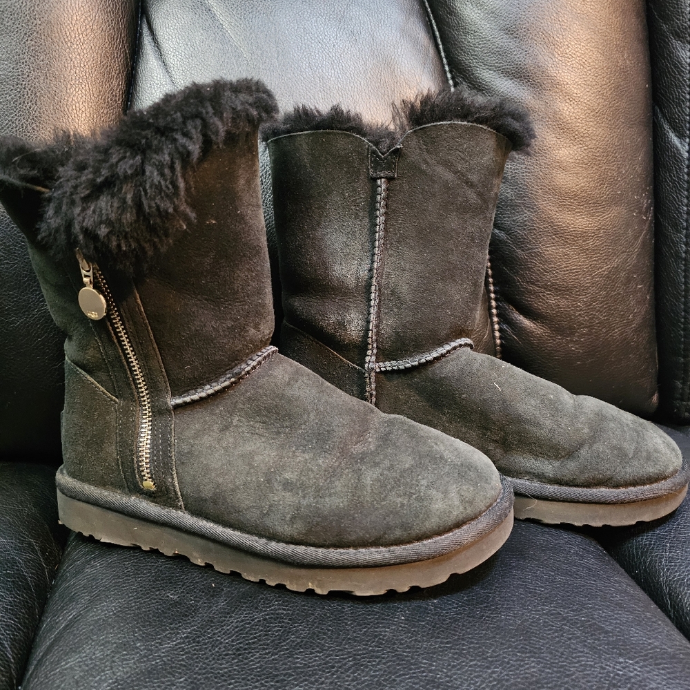 Size 6 UGG boots